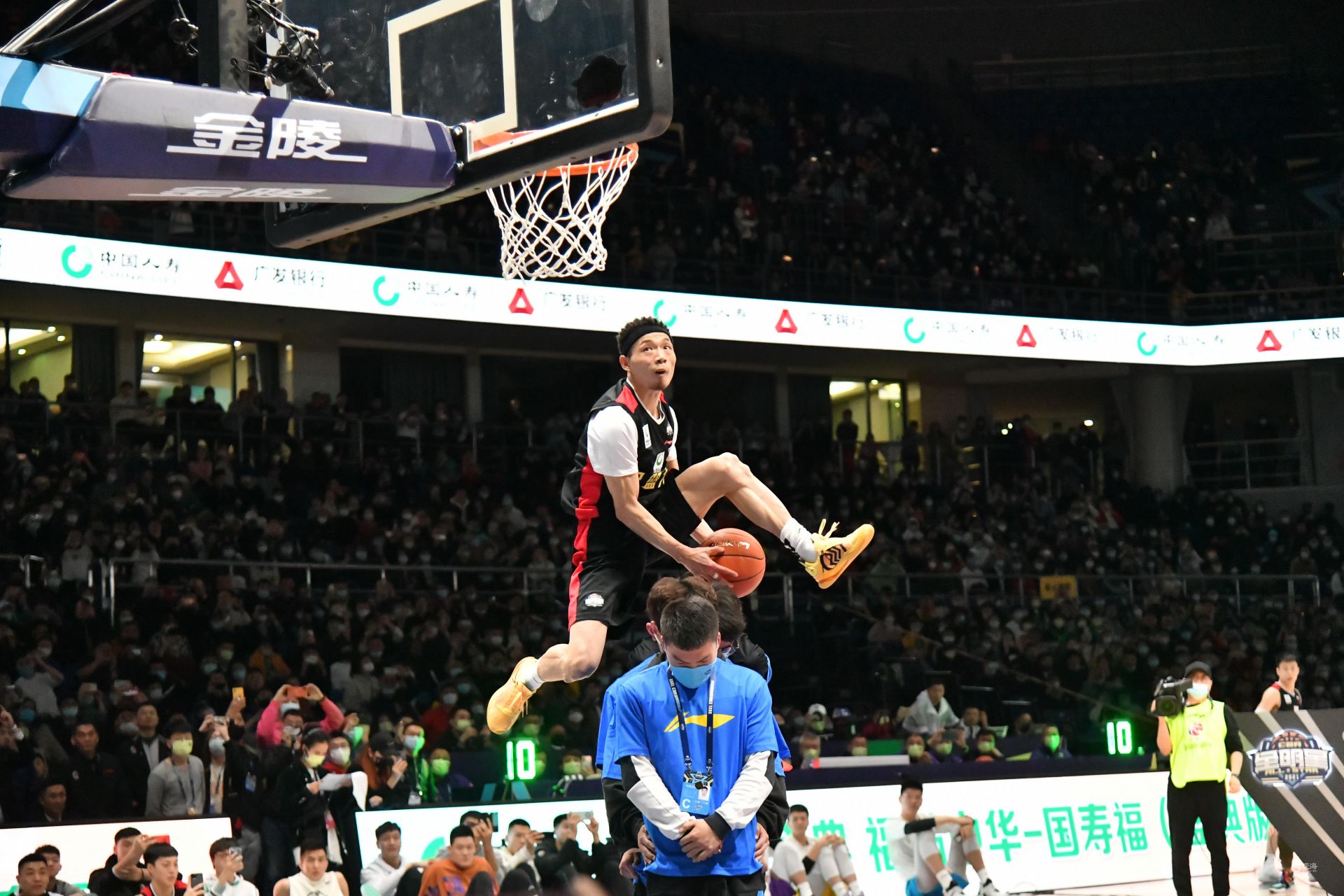 保持与巴莱 保持与巴莱